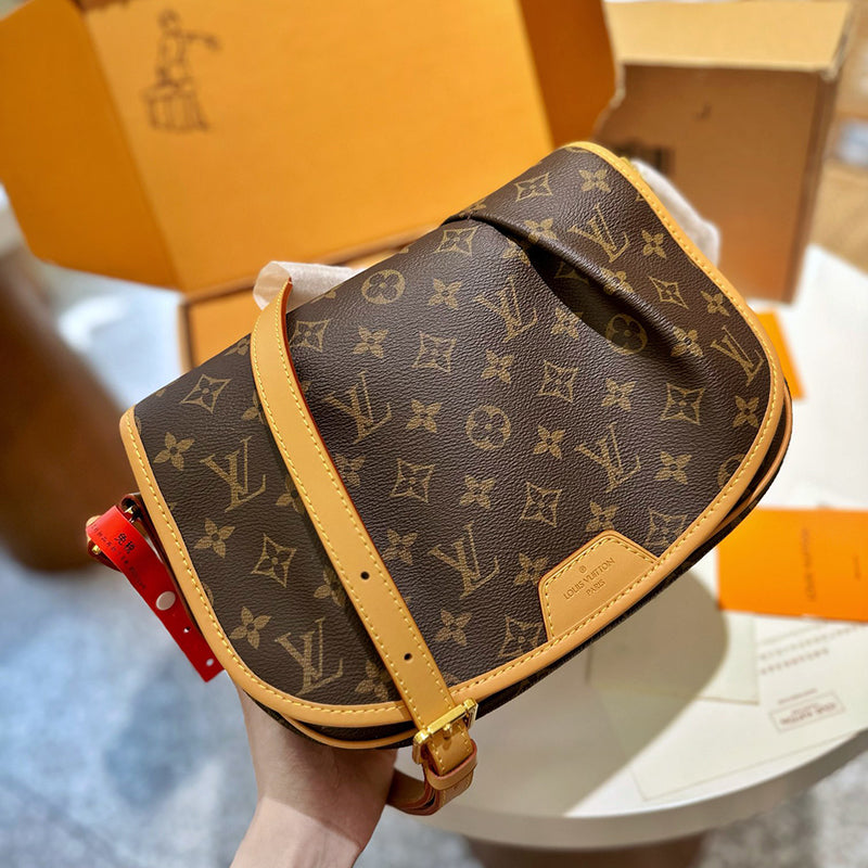 Fashion all match messenger bag CWT1023082405