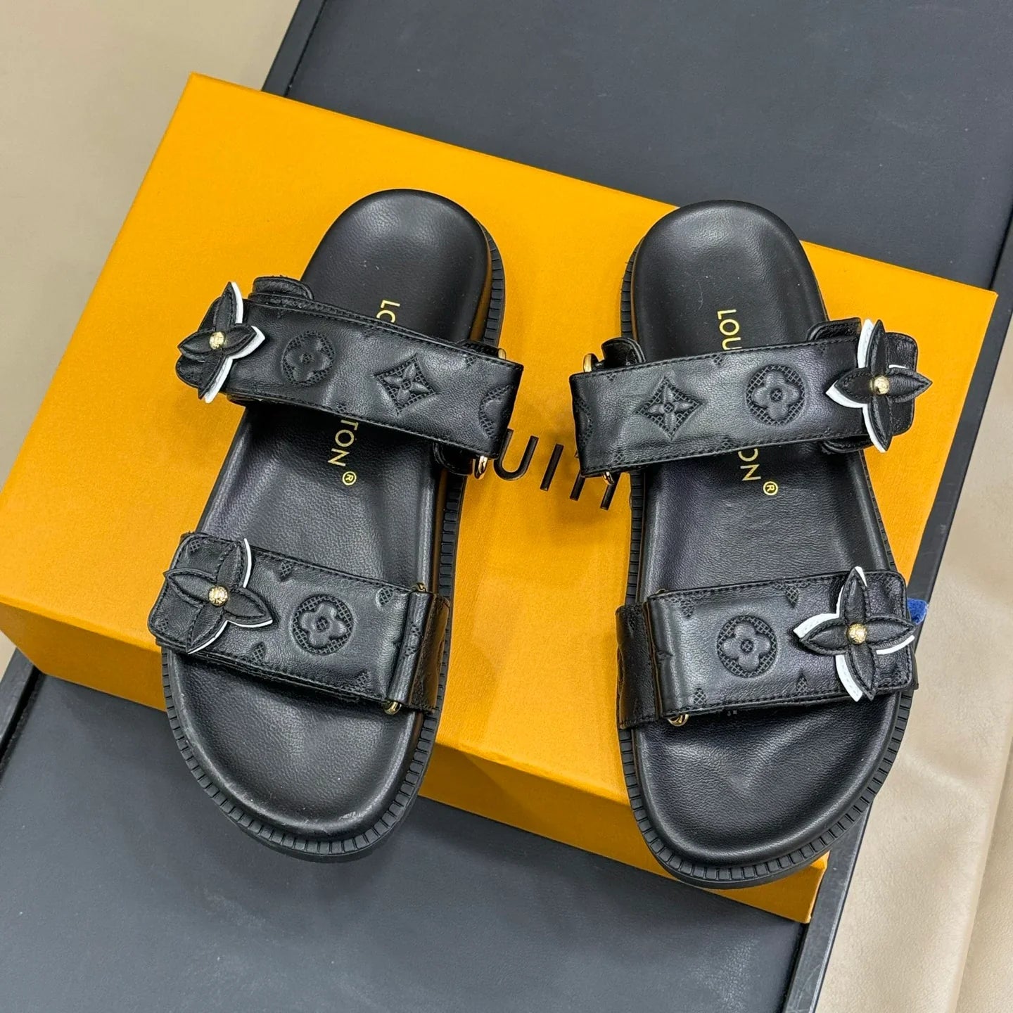 New Fashion Lv Sandal Flip Flops 1025050803