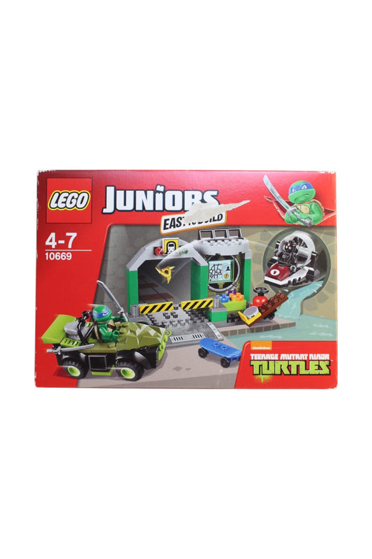 LEGO Juniors Teenage Mutant Ninja Turtles Set Size 10Y
