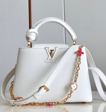 L Capucines MM White Flower Strap 04240318012