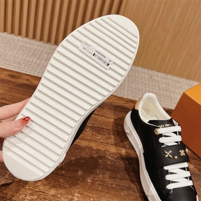Luxury VL Time Out Lace-up Monogram Sneaker 0424090907