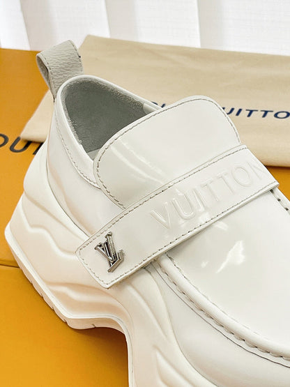 24 Latest Thick-soled Slip-On Fashion Women's Shoes 0424082805