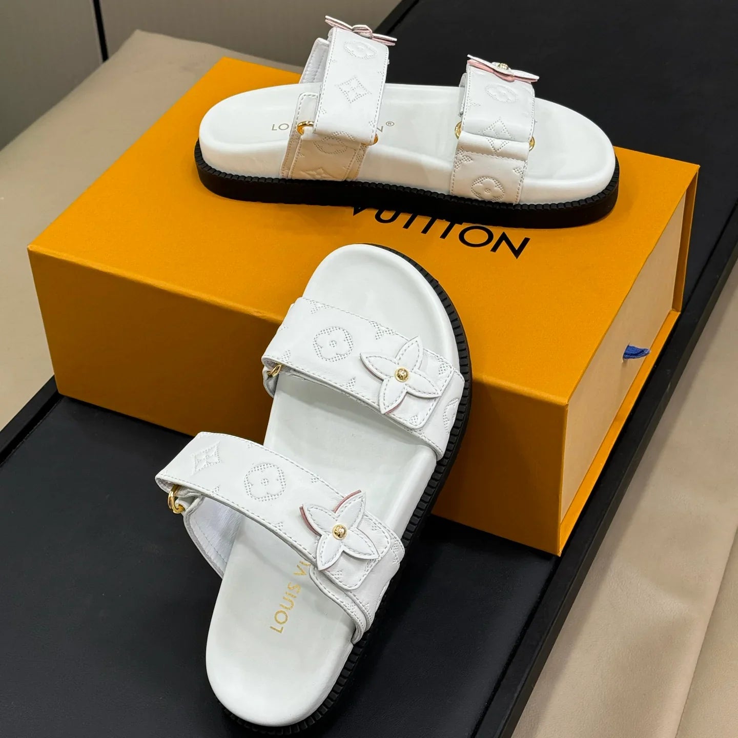 New Fashion Lv Sandal Flip Flops 1025050803